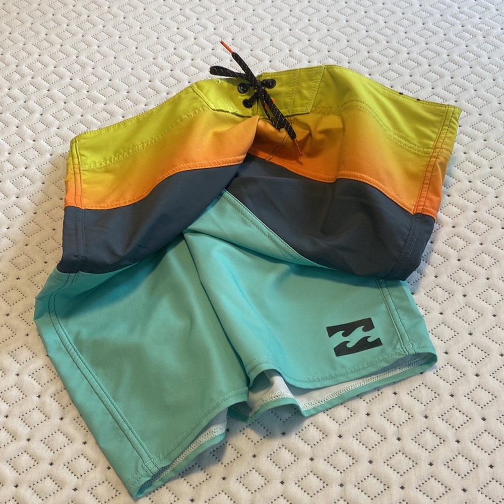 Billabong Platinum X Mens size 34 swim shorts - Rare sunset color - Like new - Picture 9 of 9
